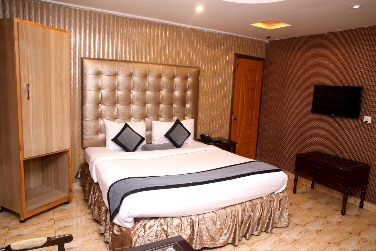 Premier Inn Mall לאהור מראה חיצוני תמונה