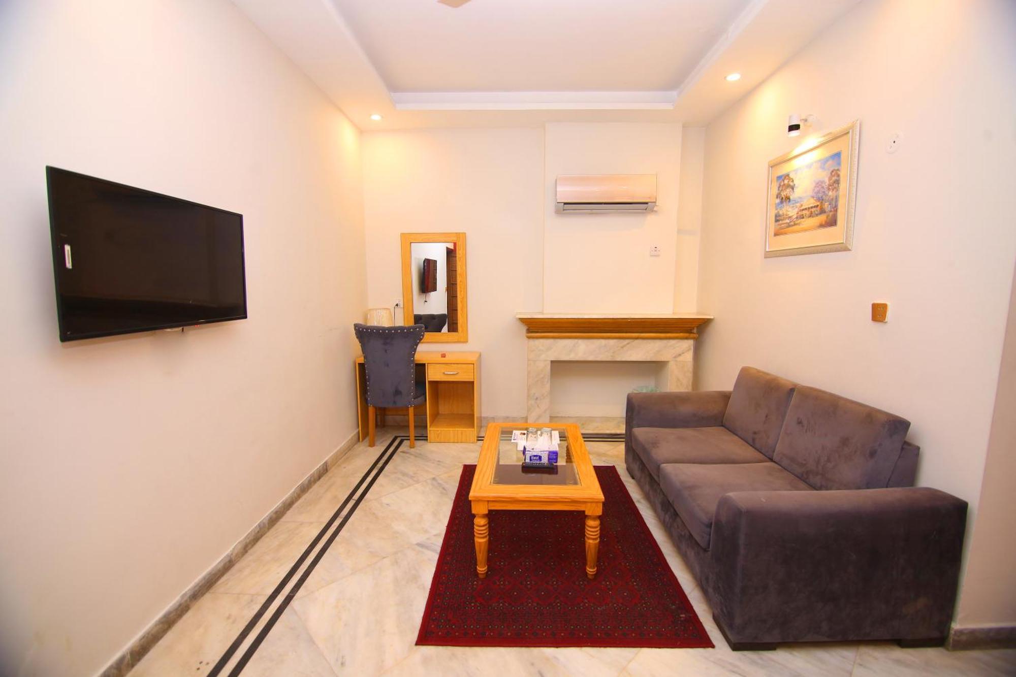 Premier Inn Mall לאהור מראה חיצוני תמונה