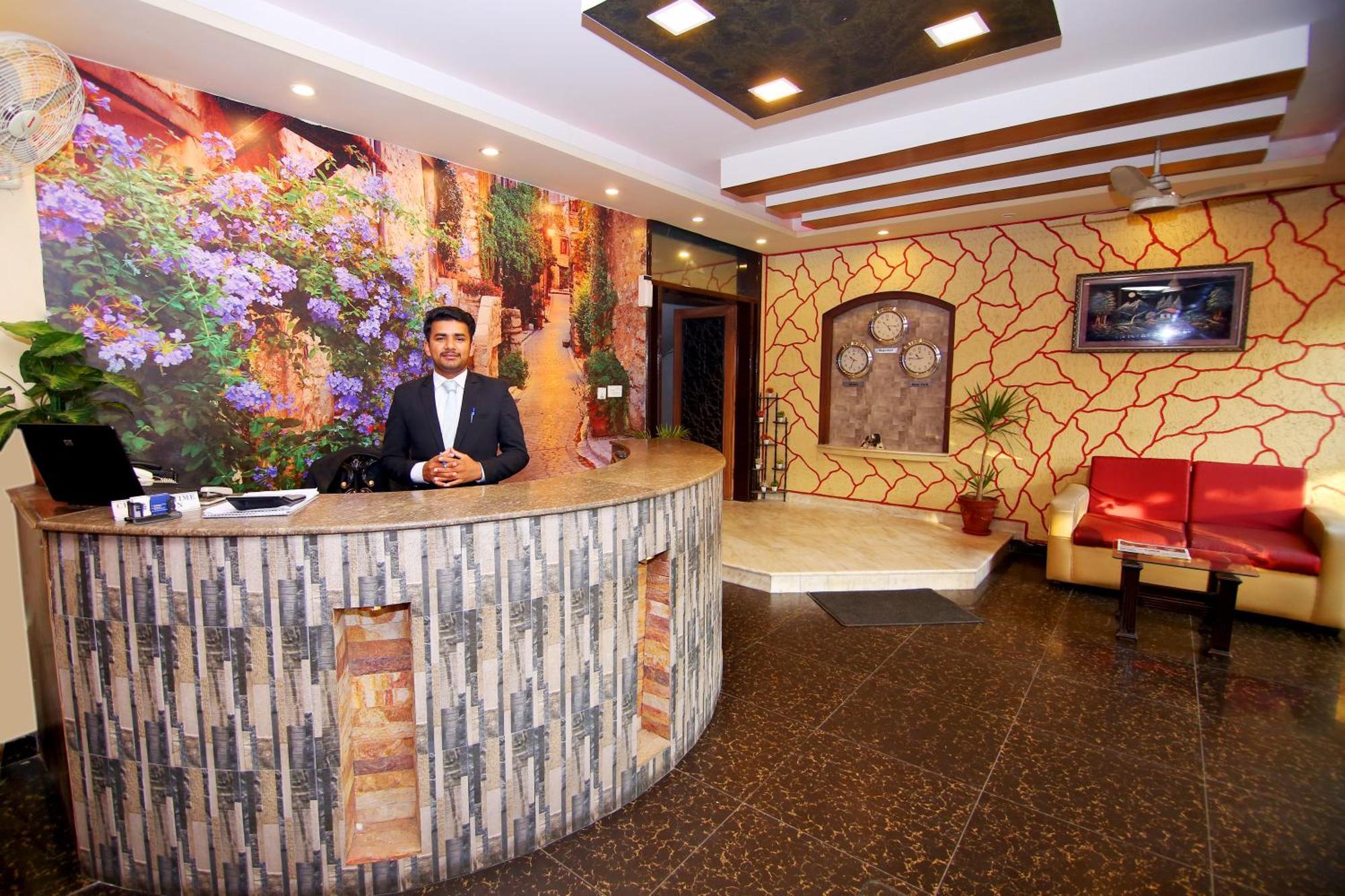 Premier Inn Mall לאהור מראה חיצוני תמונה